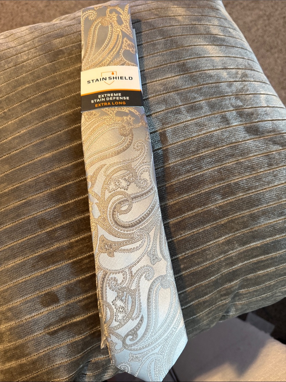 Van Heusen Silver Paisley Tie